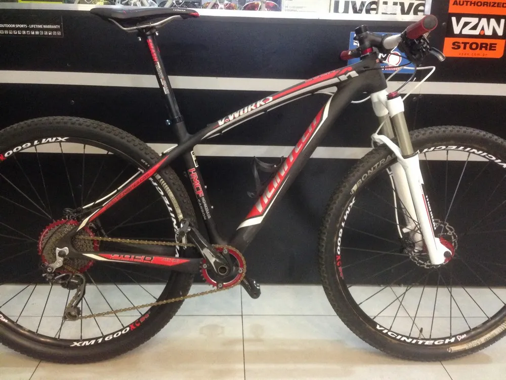 ((SEMI NOVA) BICICLETA ARO 29 CARBONO VICINI V-WORKS 29ER TAM 17