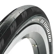 PNEU 700 X 23 MAXXIS DETONATOR (KEVLAR)(PRETO)