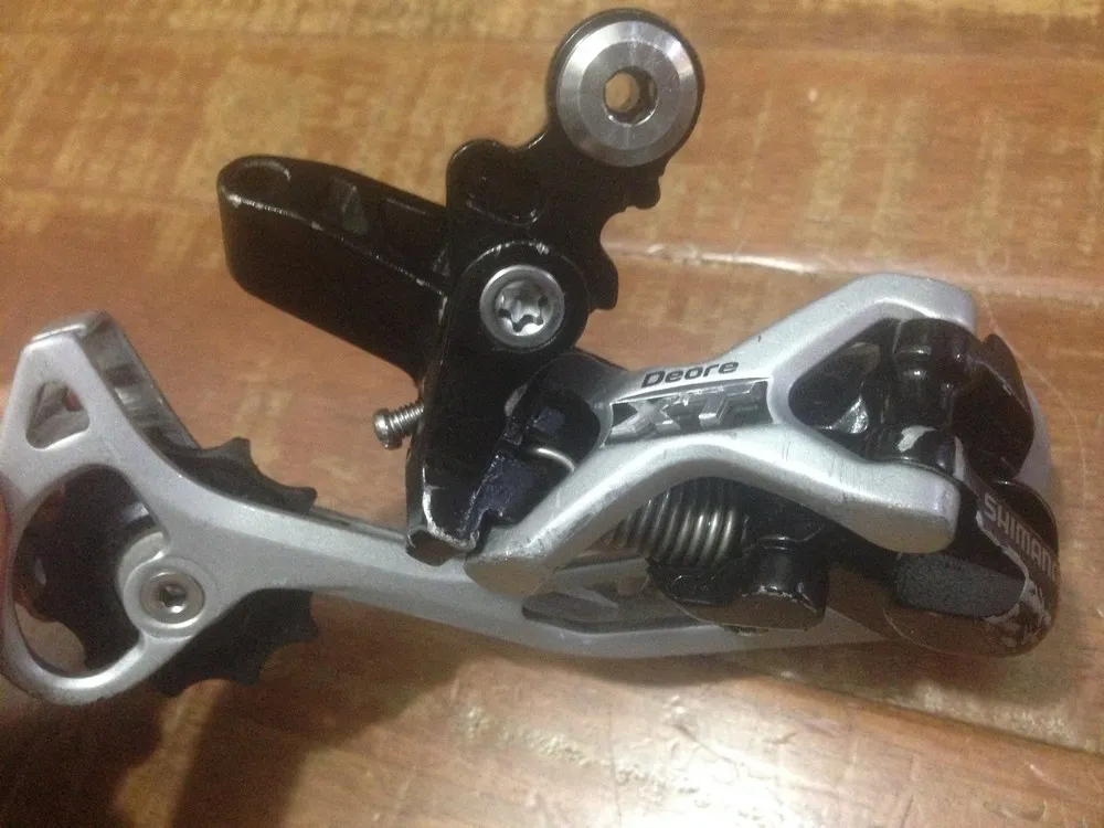 (SEMINOVO) CÂMBIO TRAS SHIMANO DEORE XT DYNASSIS (RD-M770)