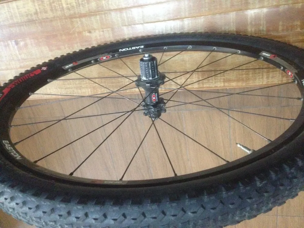 (SEMI NOVA) RODA  PRONTA ARO 26 EASTON XC ONE 